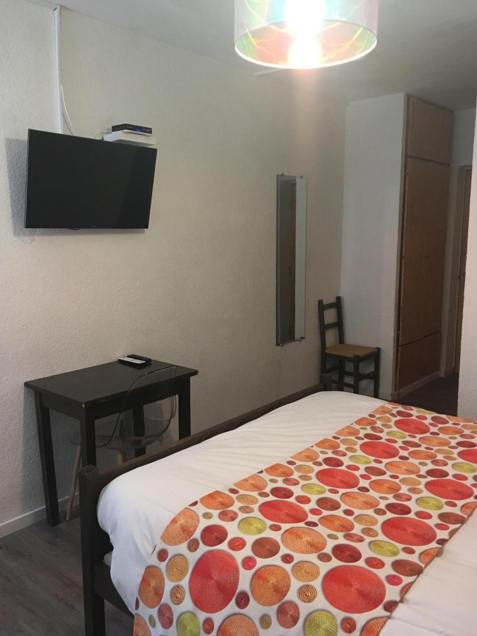 Auberge De Rustreou Rustrel Bagian luar foto